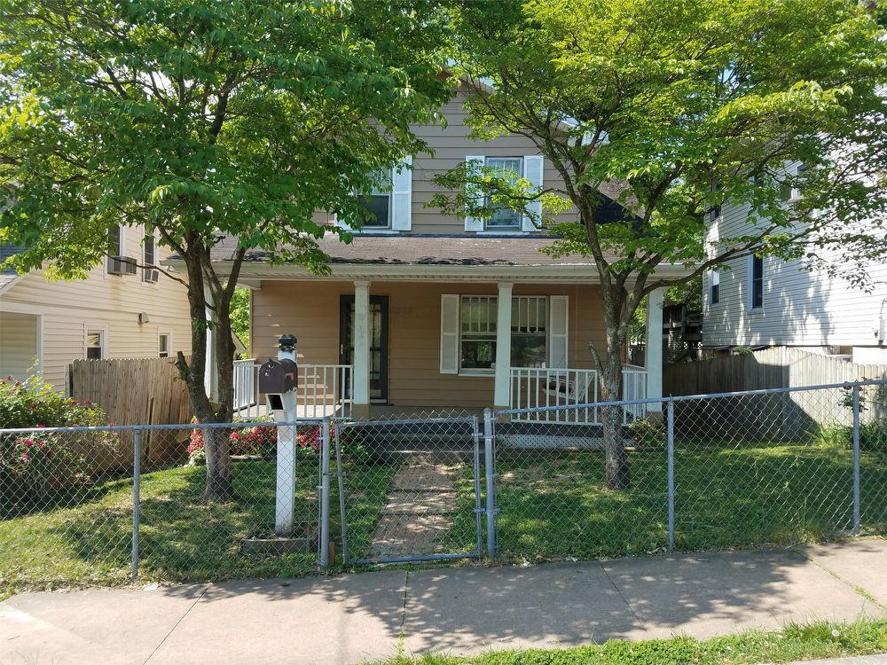 1029 Pechin Ave SE - Photo 2 of 11