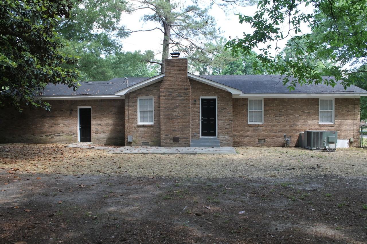 340 Carterhill Dr - Photo 2 of 10