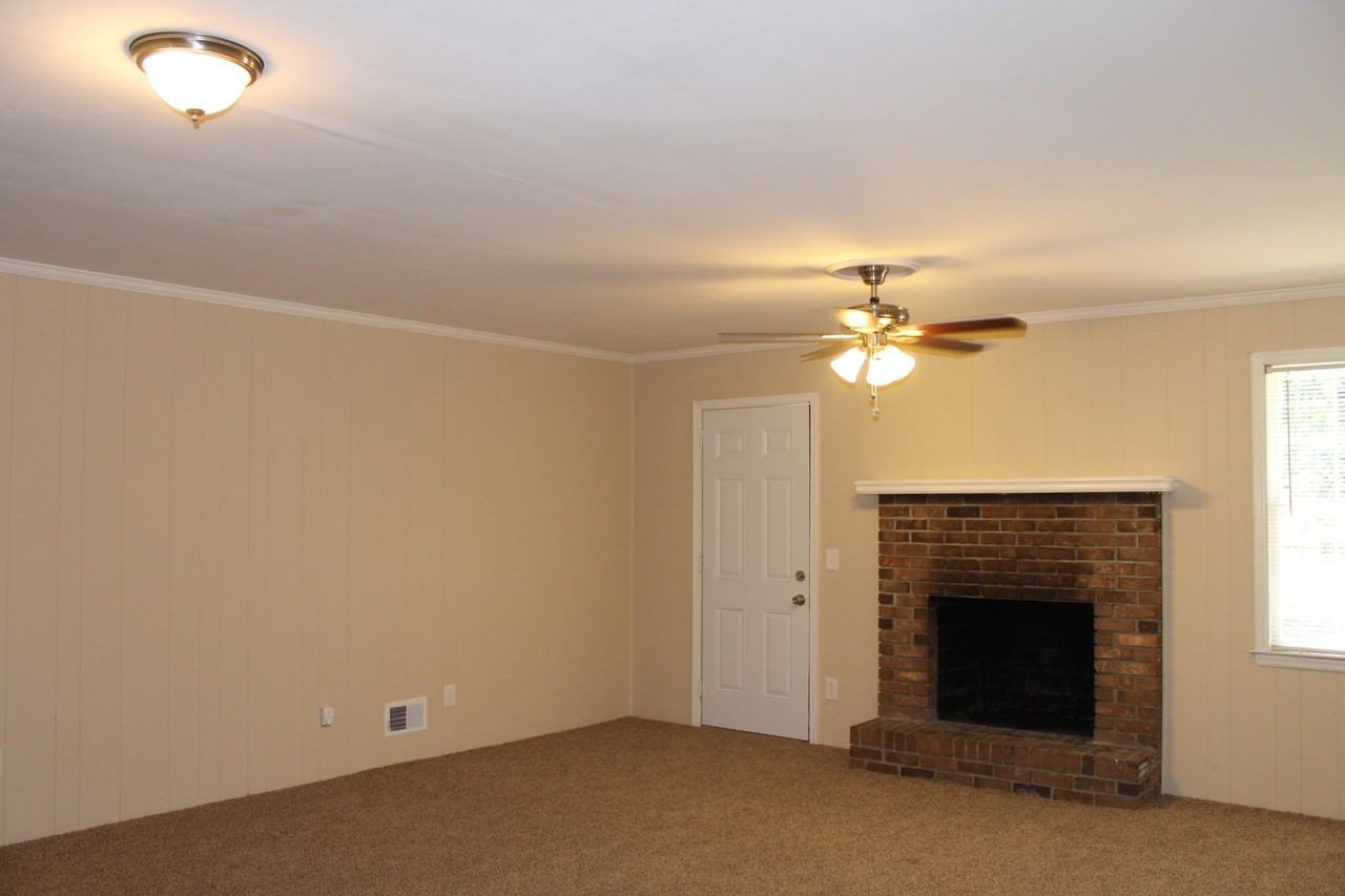 340 Carterhill Dr - Photo 3 of 10