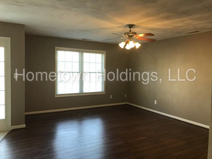 2633 Belle Ave NE - Photo 3 of 14