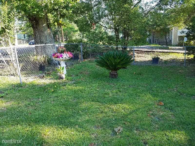 802 Ave B - Photo 2 of 27