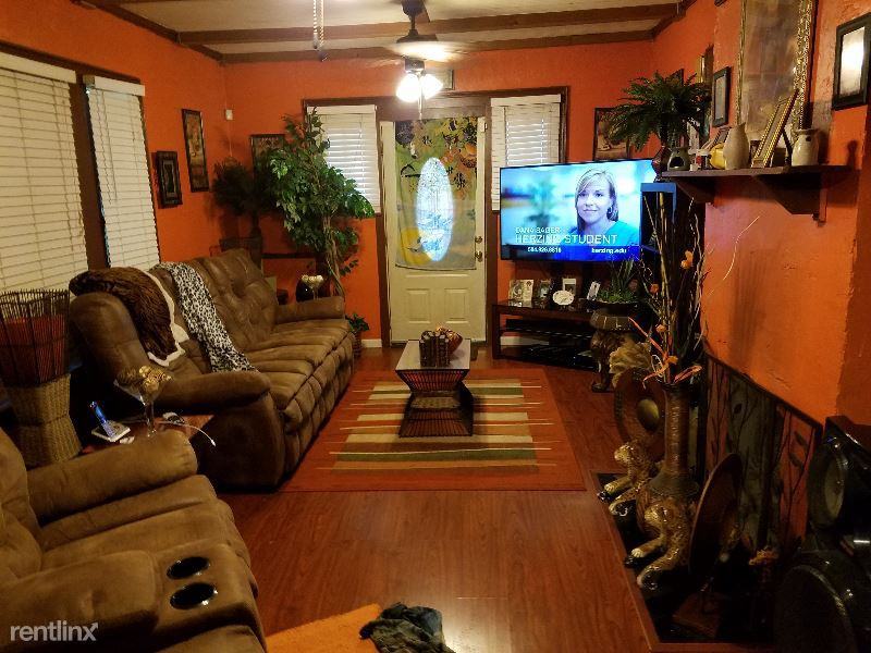 802 Ave B - Photo 3 of 27