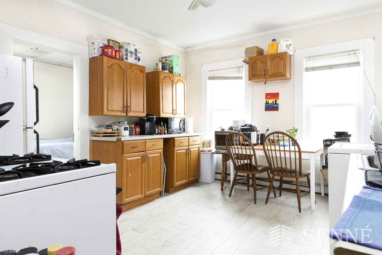 210 Somerville Ave - Photo 3 of 6