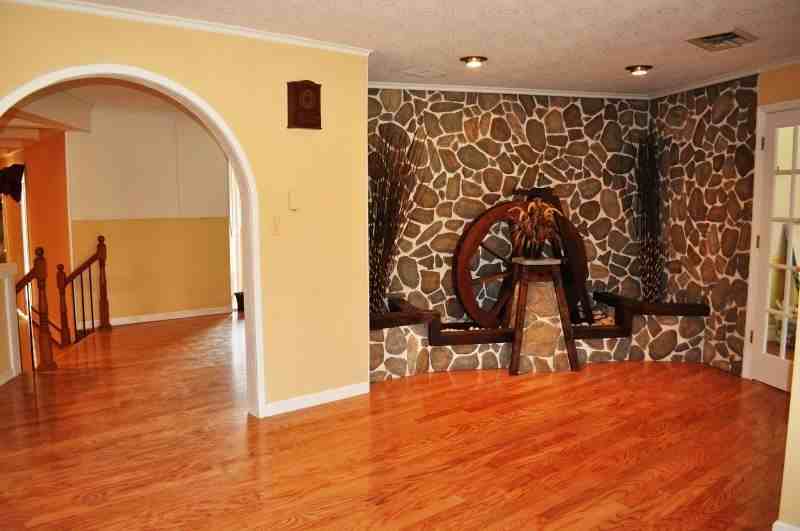 391 River Rd - Photo 2 of 23