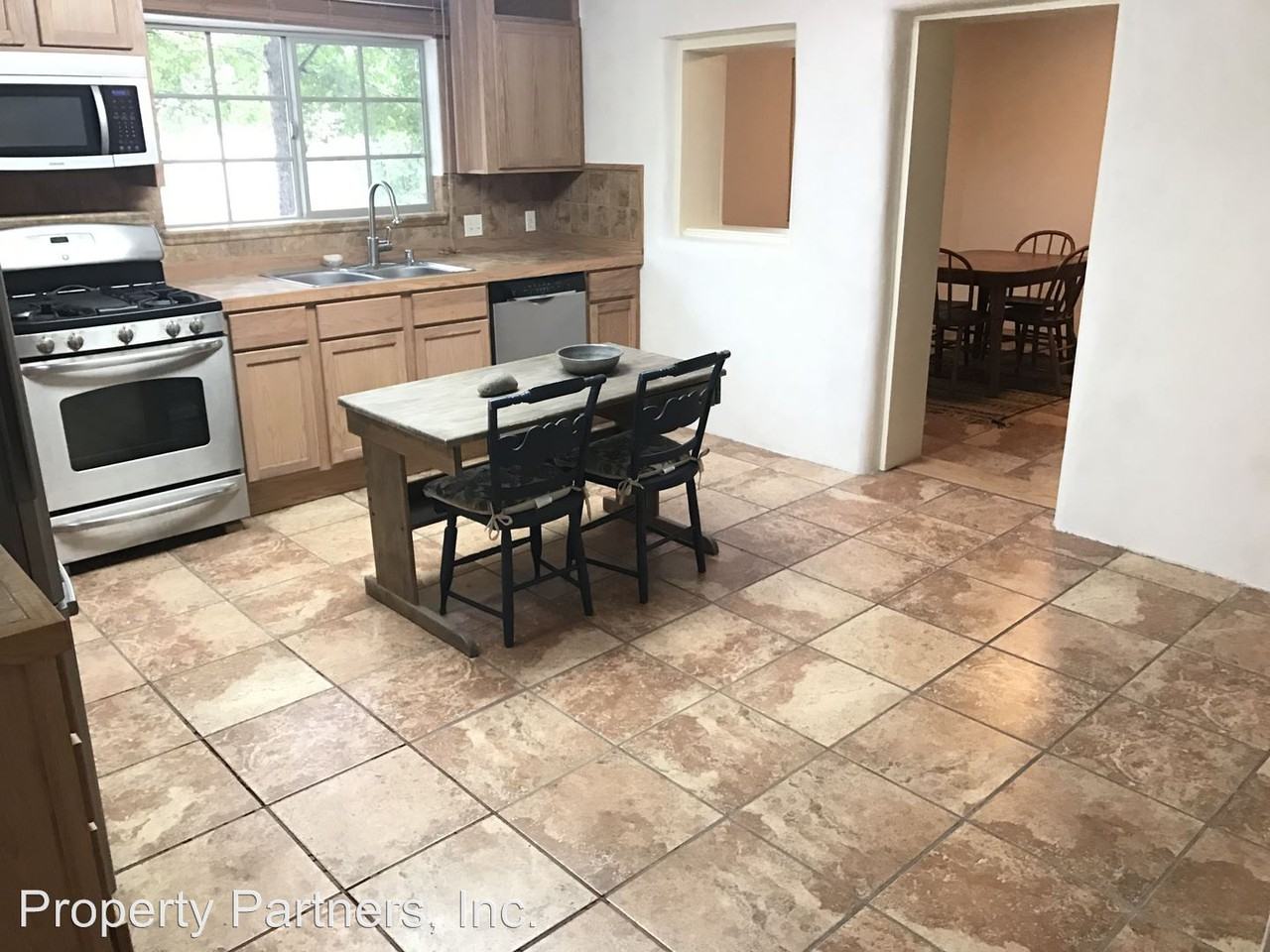 10123 Edith Blvd NE - Photo 3 of 28