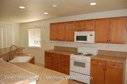 10901 Wethersfield Dr - Photo 3 of 15