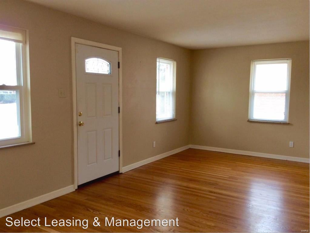 8927 Blackpool Dr - Photo 2 of 11