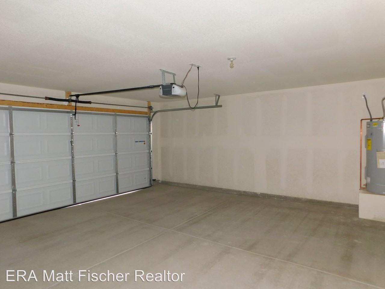 4764 W 10th Ln - Photo 2 of 10