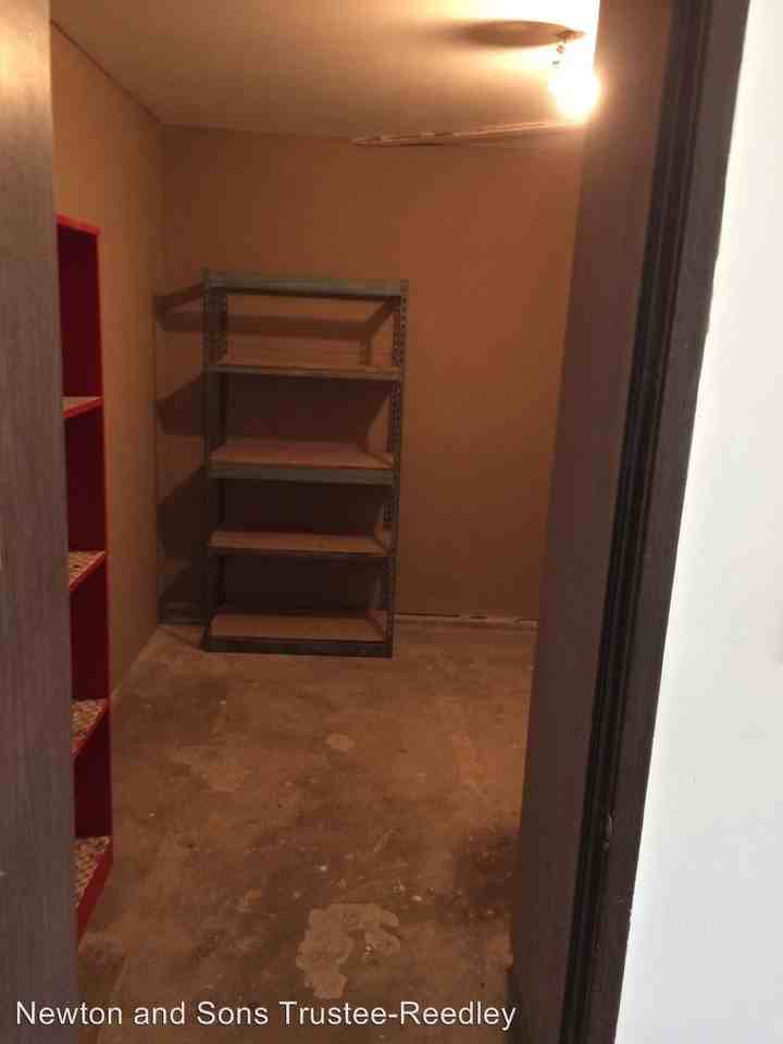 401 Independencia Ave - Photo 3 of 11