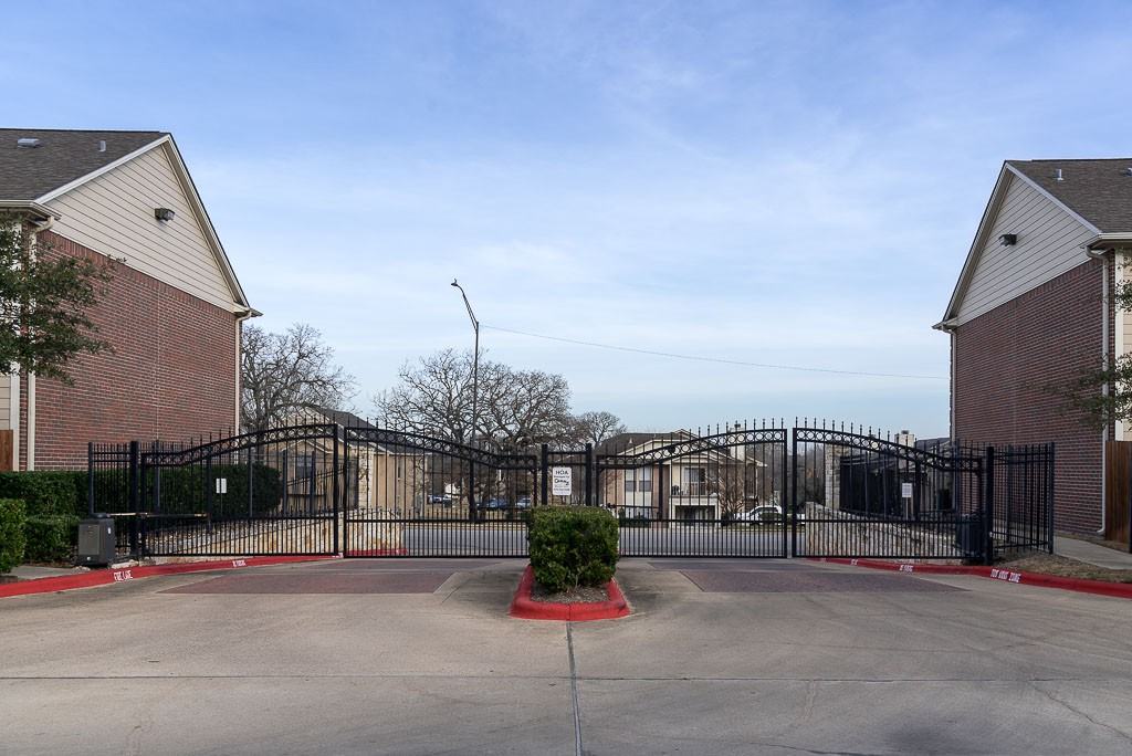 1000 Spring Loop #2104 - Photo 2 of 25