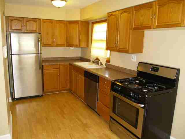 18931 Greenbay Ave - Photo 3 of 14