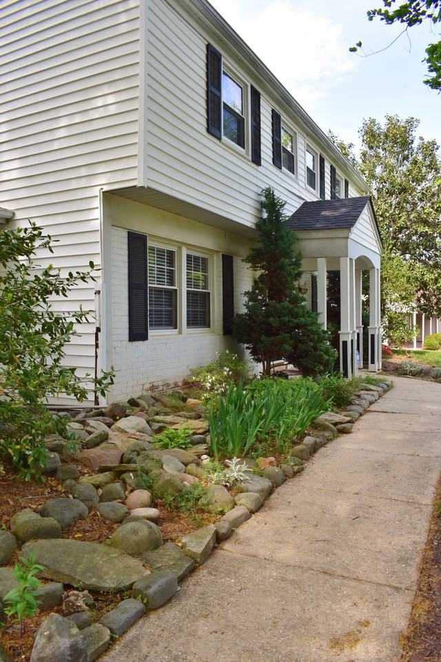 12310 Mt Pleasant Dr - Photo 2 of 10