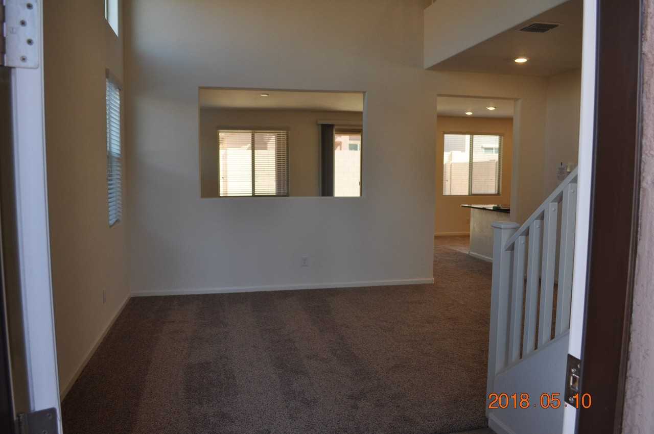 19926 W Monroe St - Photo 3 of 34