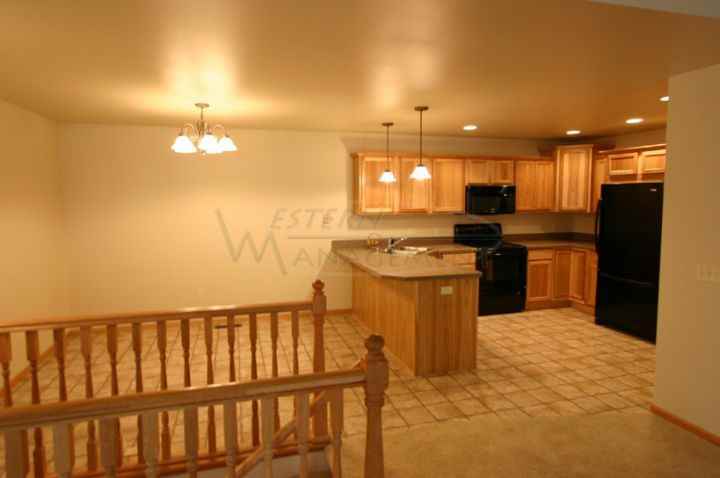 367 Stonegate Cir - Photo 3 of 7