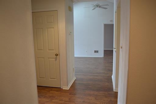 2211 Candlelight Ct - Photo 2 of 9