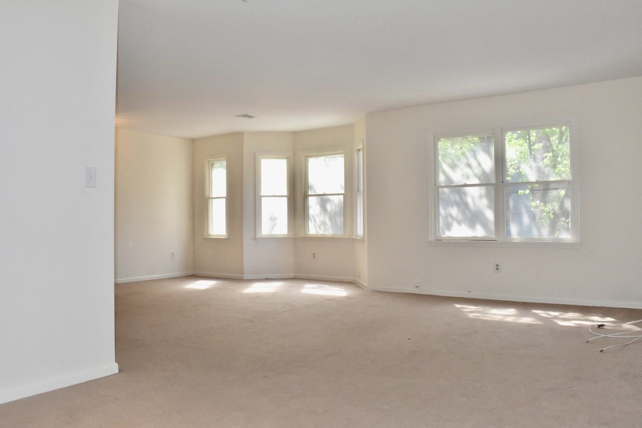 388 Monmouth Street - Photo 2 of 9