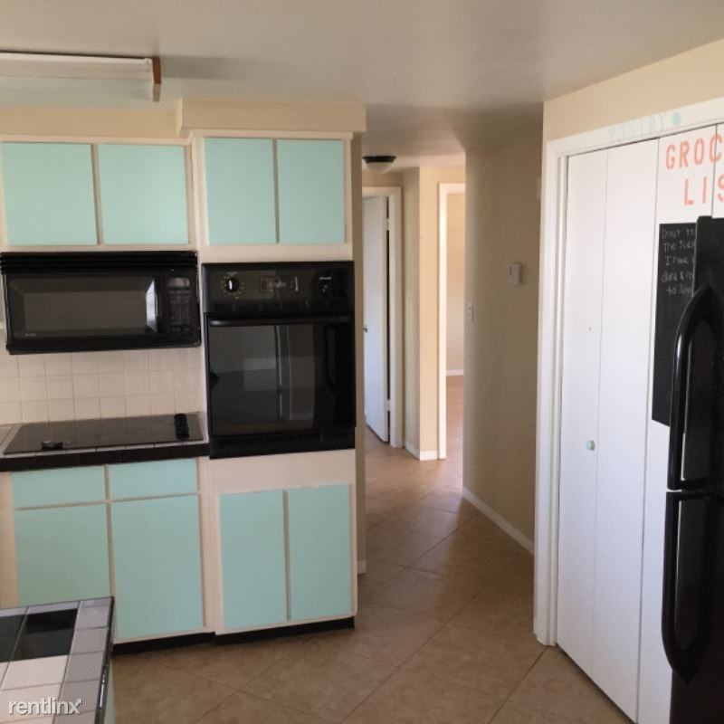 5033 Genesis Ave - Photo 2 of 7