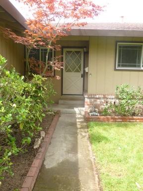 703 Creekside Ct - Photo 3 of 13