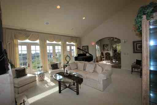 6062 Glenarms Dr - Photo 3 of 18