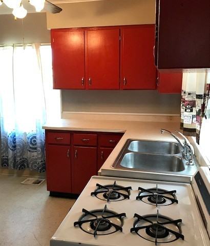 17126 Lorenz Ave - Photo 3 of 10