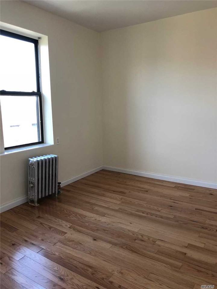 34-15 94th St - Photo 2 of 10