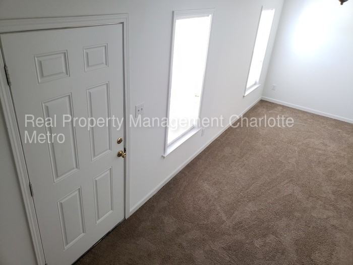 101A Henderson St #A - Photo 2 of 11