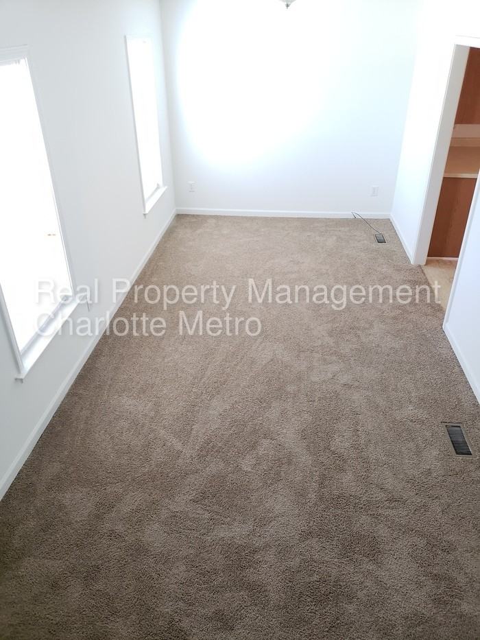 101A Henderson St #A - Photo 3 of 11