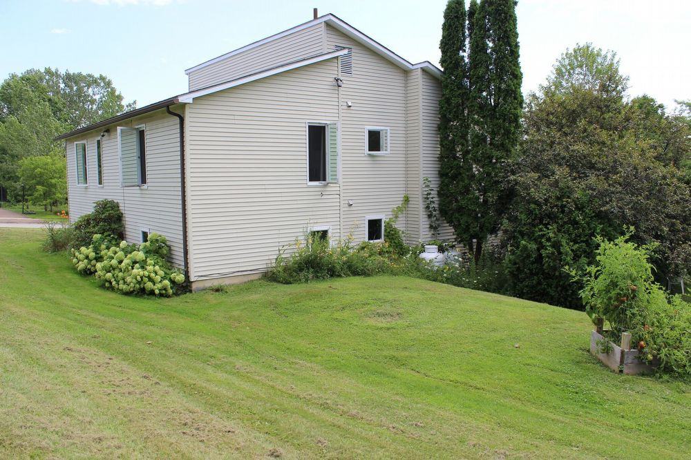 262 Van Patten Parkway - 2 - Photo 2 of 7