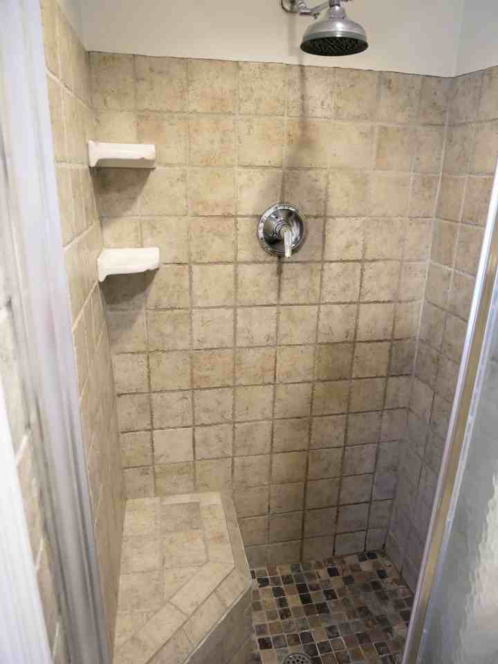 2911 Poyntelle Rd - Photo 3 of 14