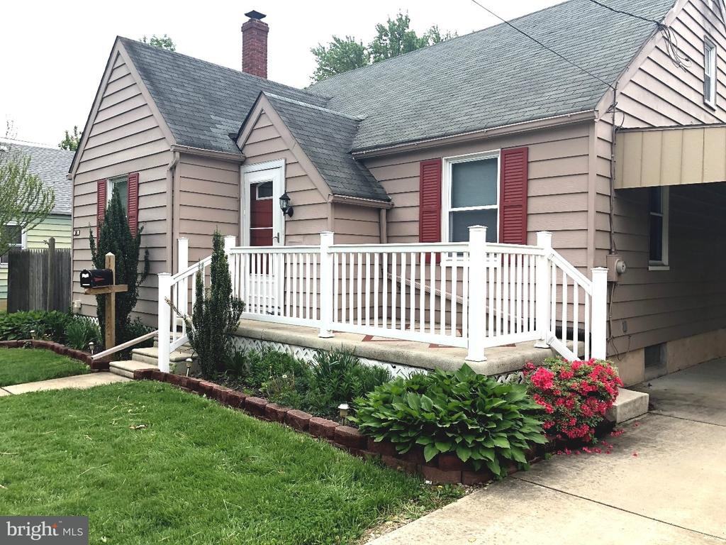 24 S Terrace Ave - Photo 3 of 19