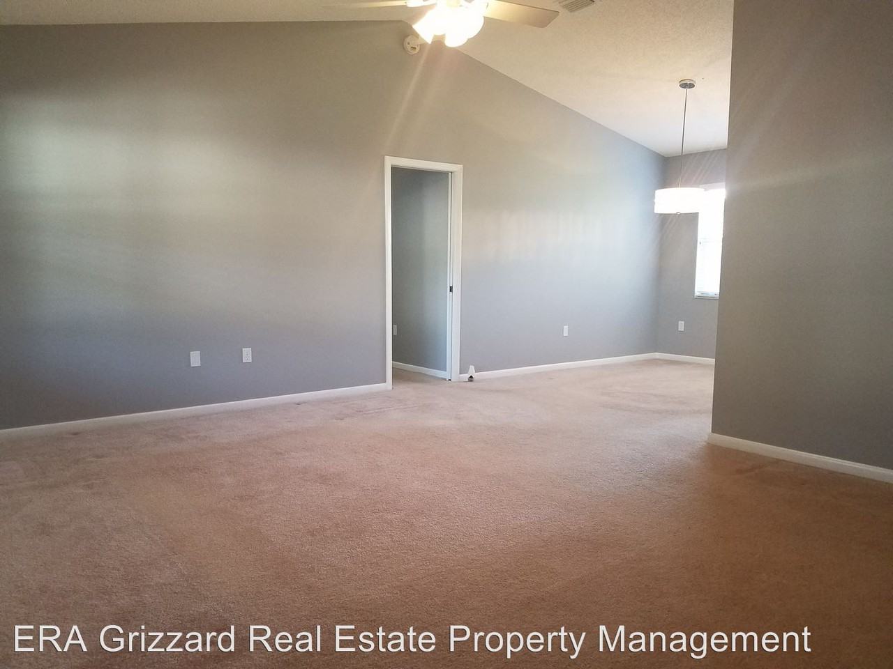 25932 Newcombe Cir - Photo 3 of 16