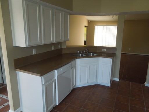 7833 Invermere Blvd - Photo 2 of 13