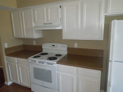 7833 Invermere Blvd - Photo 3 of 13