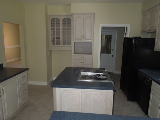 6847 Rivercrest Dr - Photo 3 of 16
