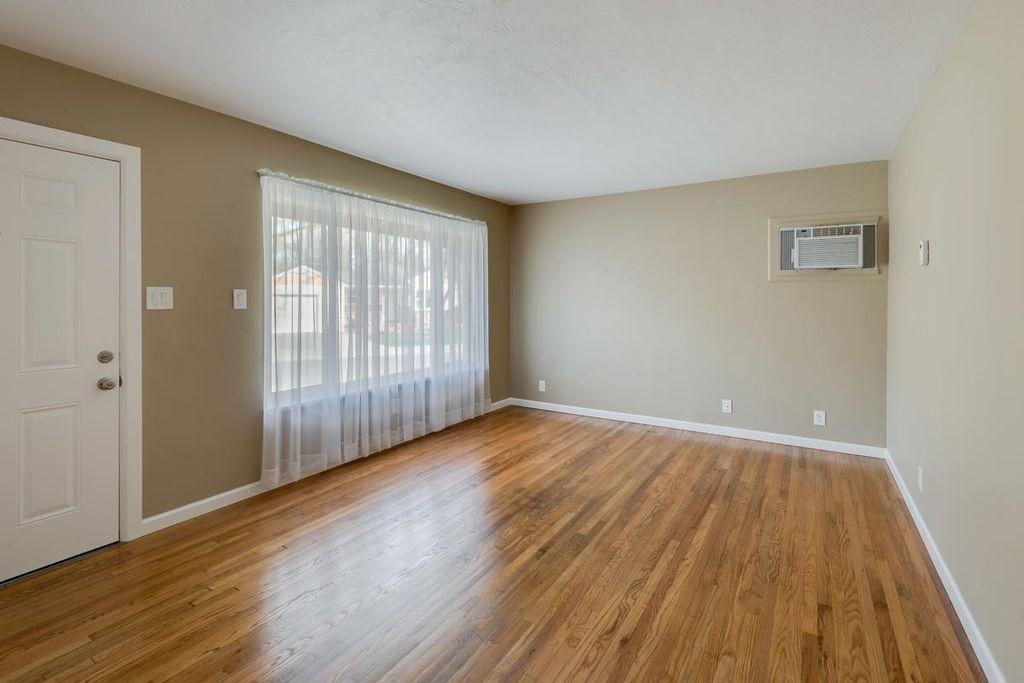 1114 Darnel Way - Photo 2 of 13