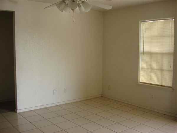 2129 Grayson Ave - Photo 2 of 5