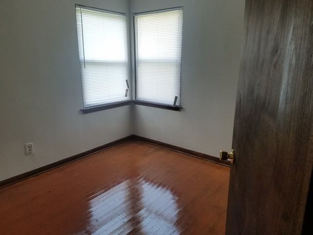 20540 Crawford Ave - Photo 2 of 12