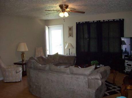 1212 Kings Ford Rd - Photo 3 of 8