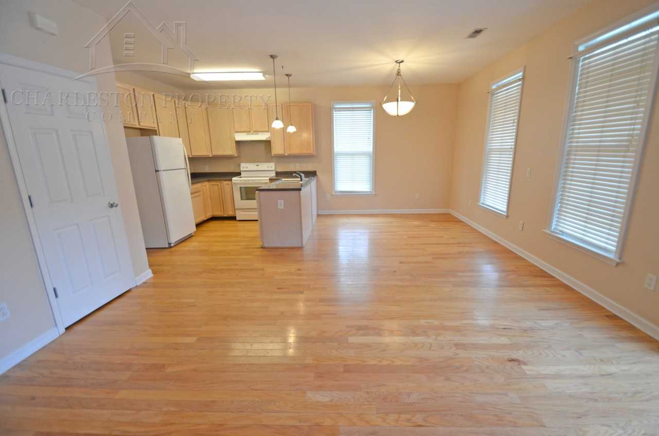 878 Sedge Ct - Photo 3 of 7