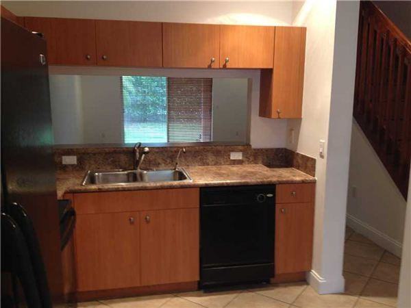 8233 SW 25 CT - Photo 3 of 15