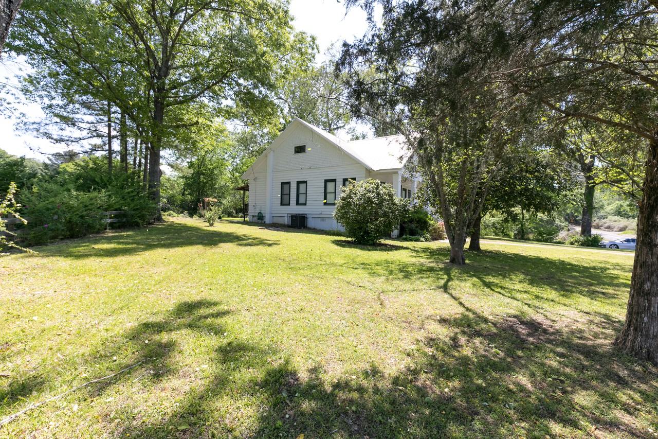 1321 Slope Dr - Photo 3 of 41