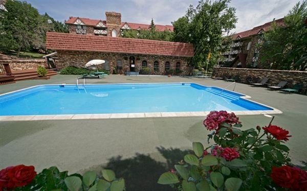 Broadmoor Terrace Apartment - Photo 2 of 4