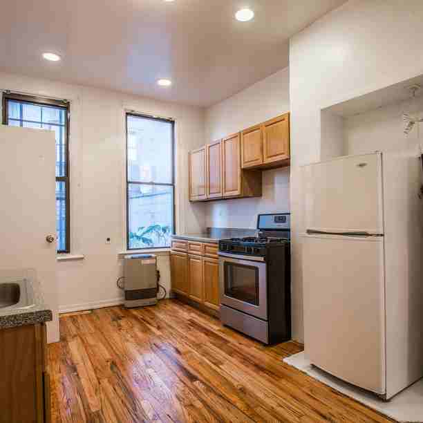 113 Graham Avenue #16WJ