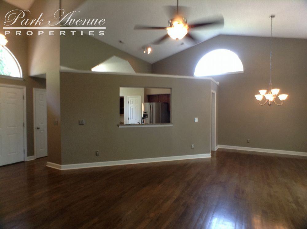 3412 Armitage Dr - Photo 3 of 16