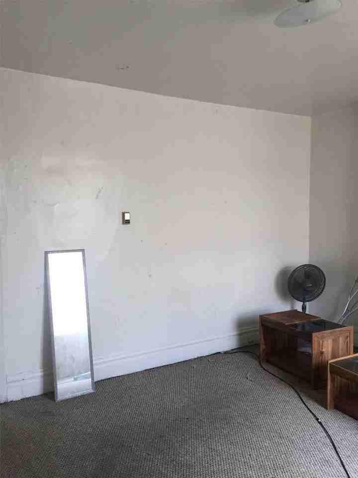 318 York Way - Photo 3 of 8