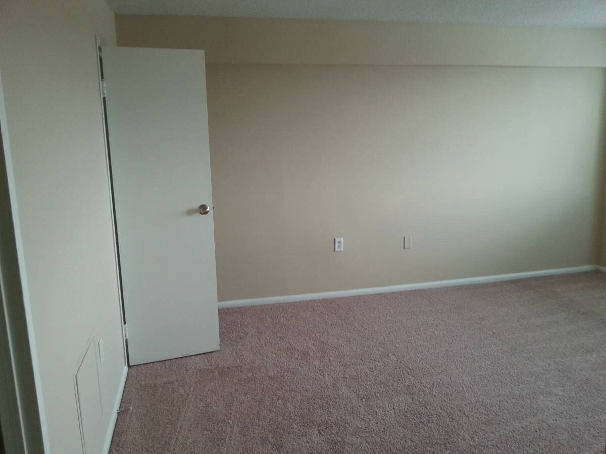 11200 Lockwood Drive - Photo 3 of 8