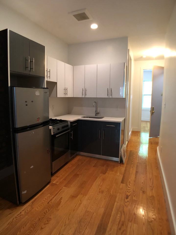 31 Montrose Avenue #aw