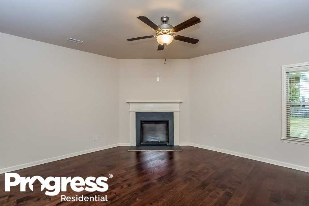 2152 Grant Ave - Photo 2 of 15