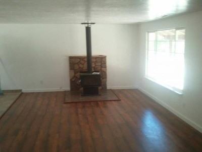 445 Jackpine Dr - Photo 2 of 5