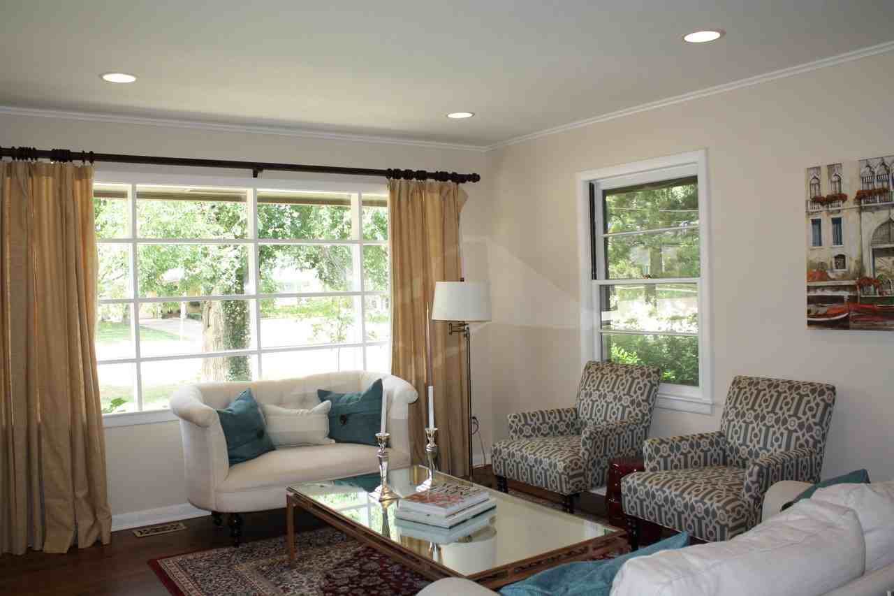 1112 Belford Ave - Photo 2 of 30